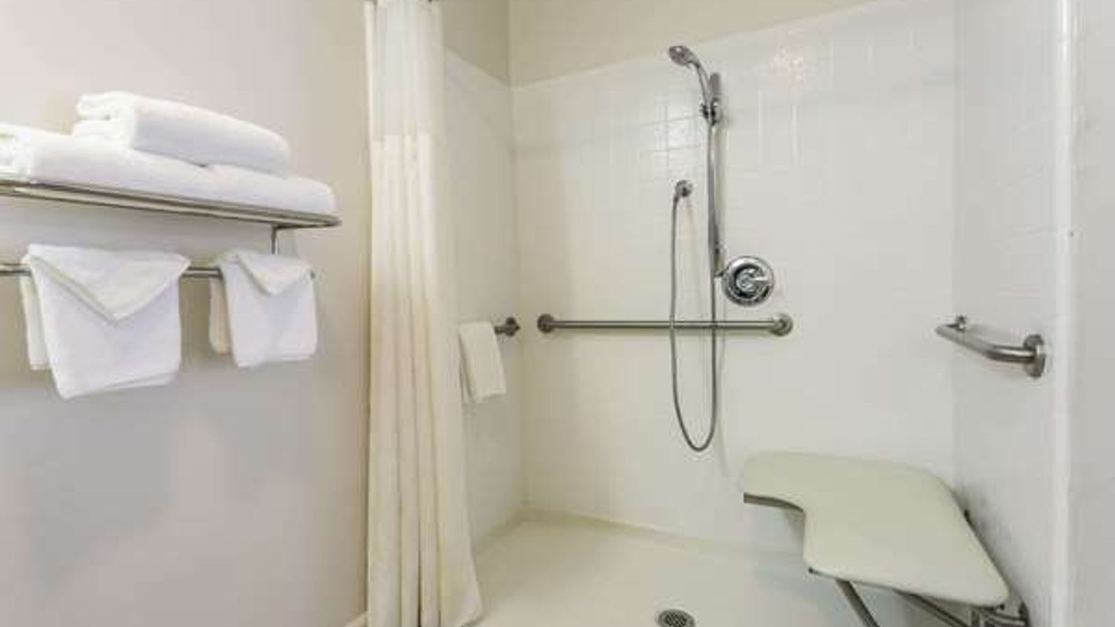 Photo of Ramada by Wyndham Mountain View