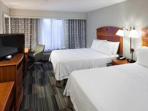 Photo of Hampton Inn & Suites Tulare