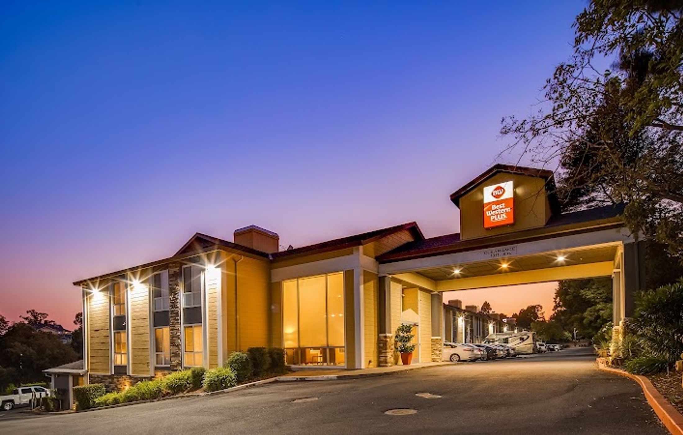 Best Western Plus Heritage Inn