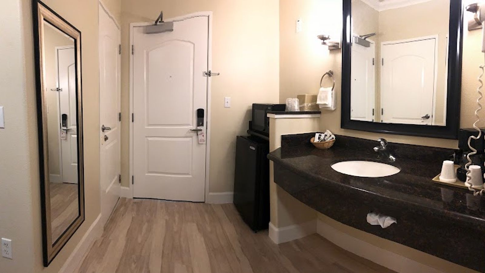 Photo of Gateway Inn & Suites San Francisco (SFO) Airport