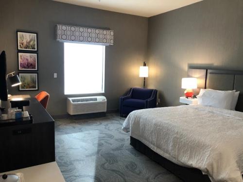 Photo of Hampton Inn Fresno Airport