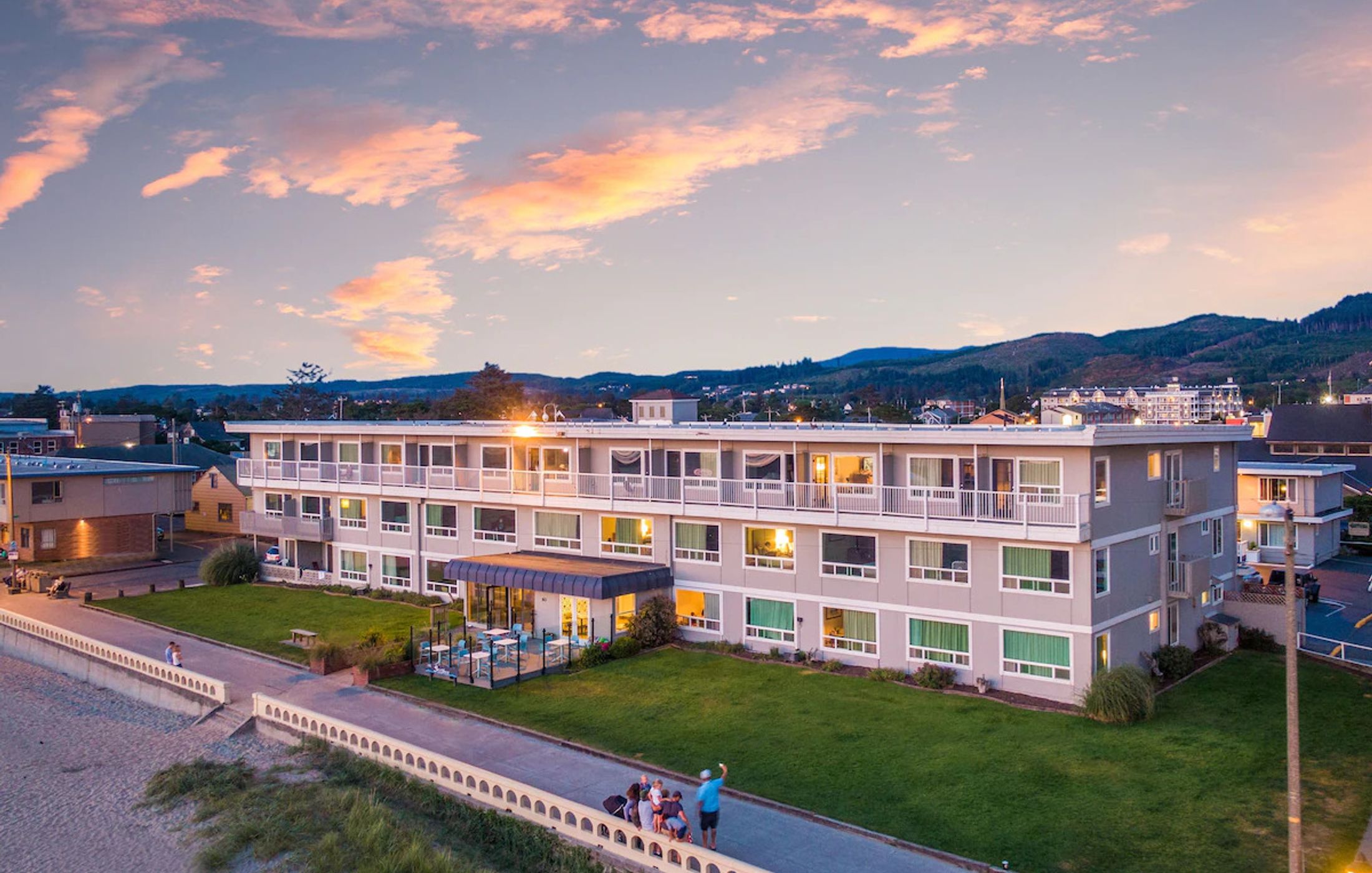 The Seashore Inn on the Beach - Seaside, OR