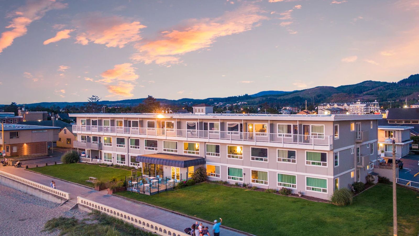 The Seashore Inn on the Beach - Seaside, OR