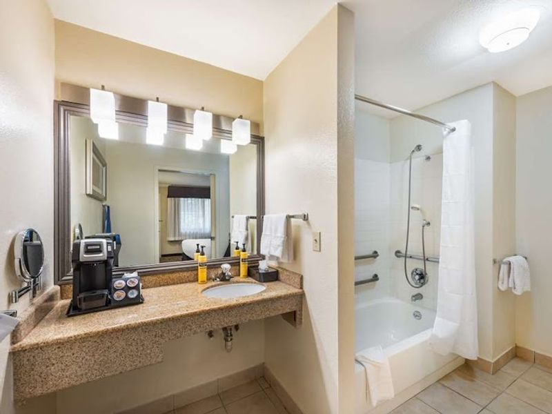 Photo of Best Western Plus Orchid Hotel & Suites