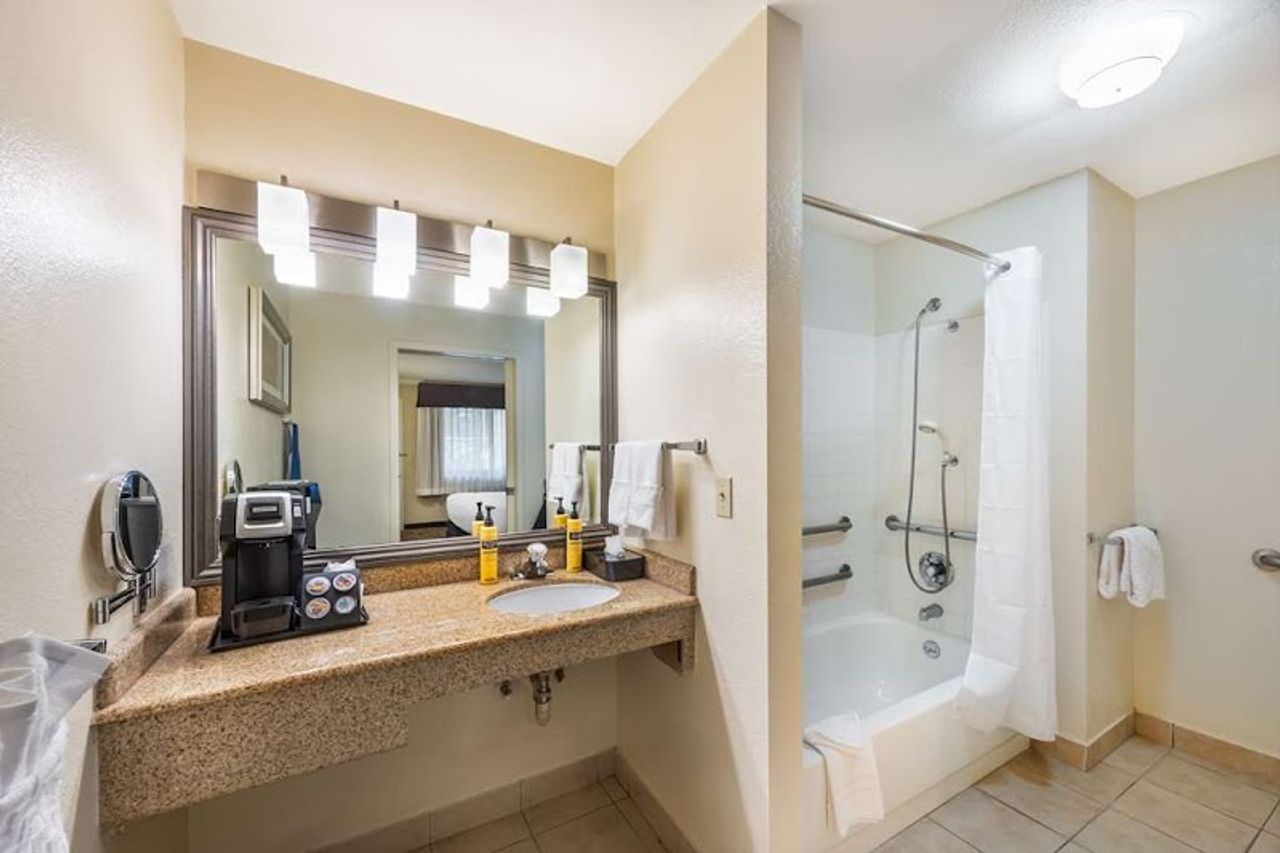 Photo of Best Western Plus Orchid Hotel & Suites