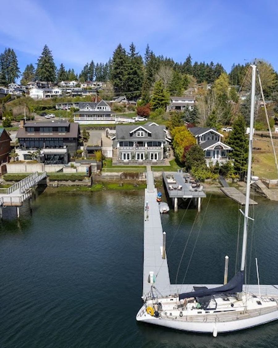 The Waterfront Inn