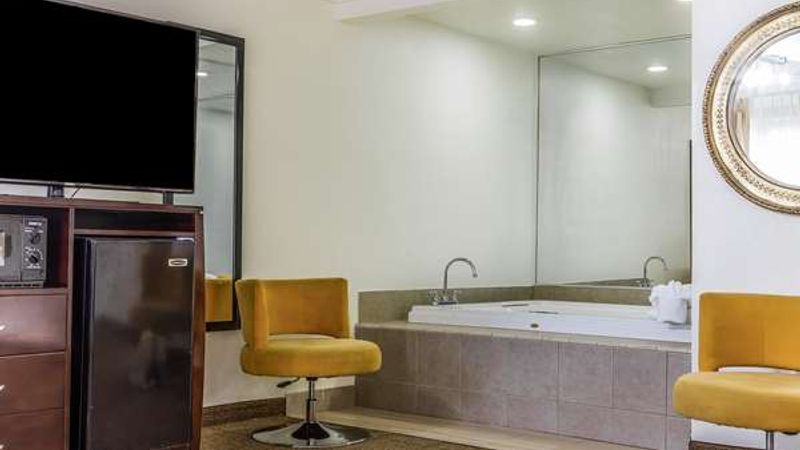 Photo of Comfort Inn Santa Cruz North