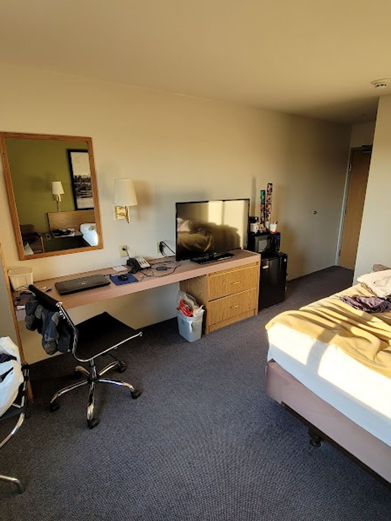 Photo of Super 8 by Wyndham Redmond