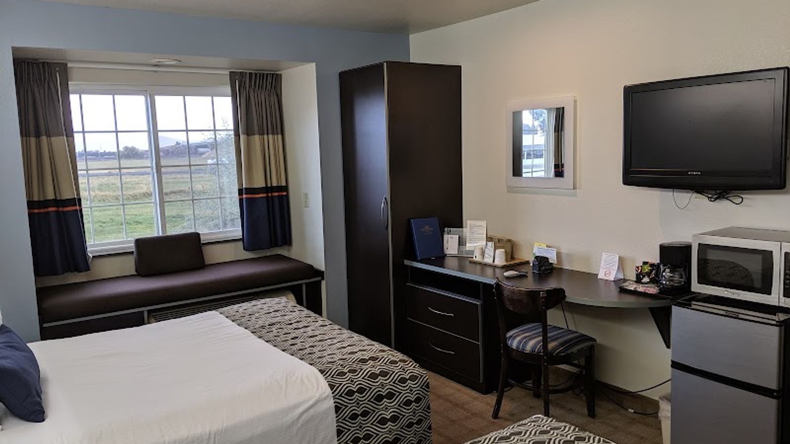 Photo of Microtel Inn & Suites by Wyndham Klamath Falls