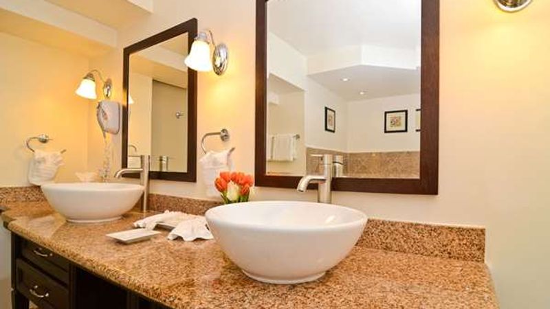 Photo of Ramada by Wyndham Oakland Downtown City Center