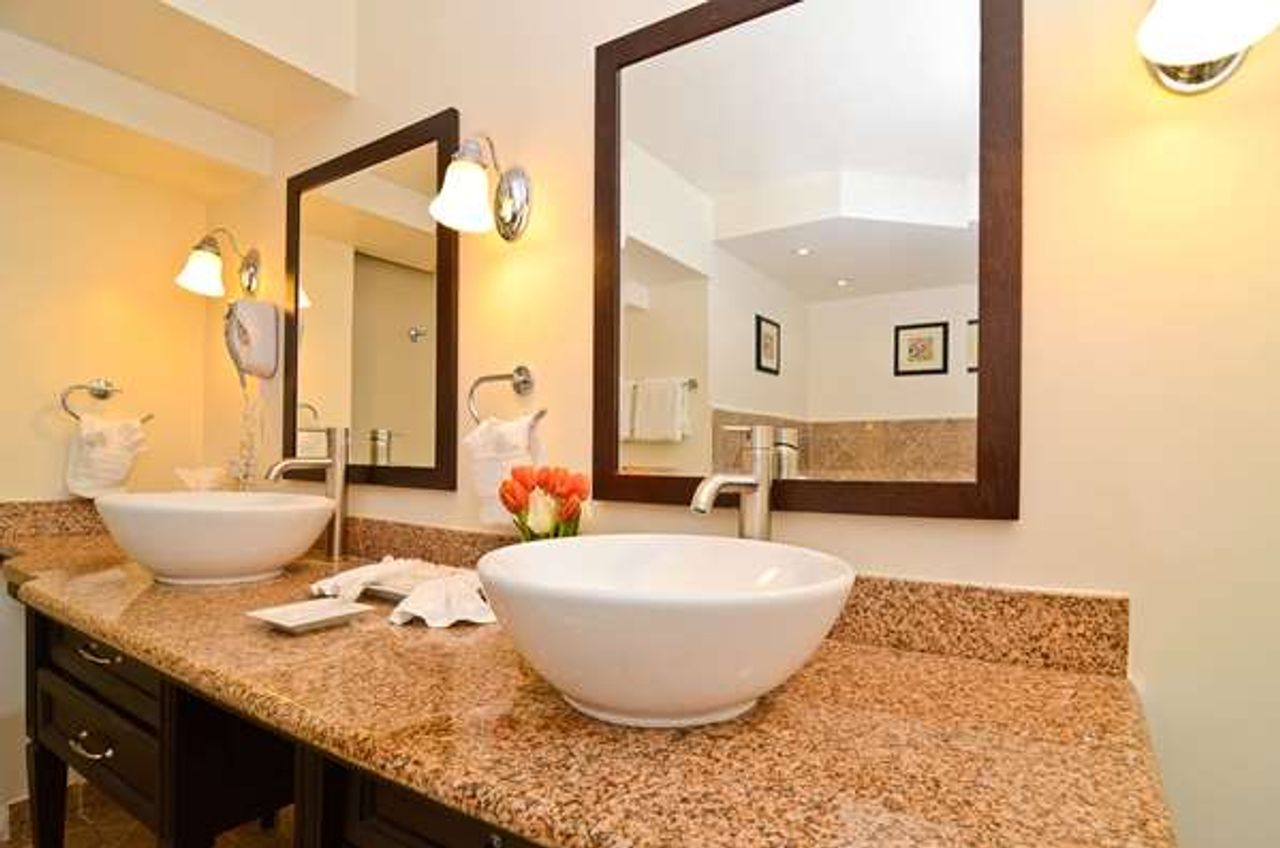 Photo of Ramada by Wyndham Oakland Downtown City Center