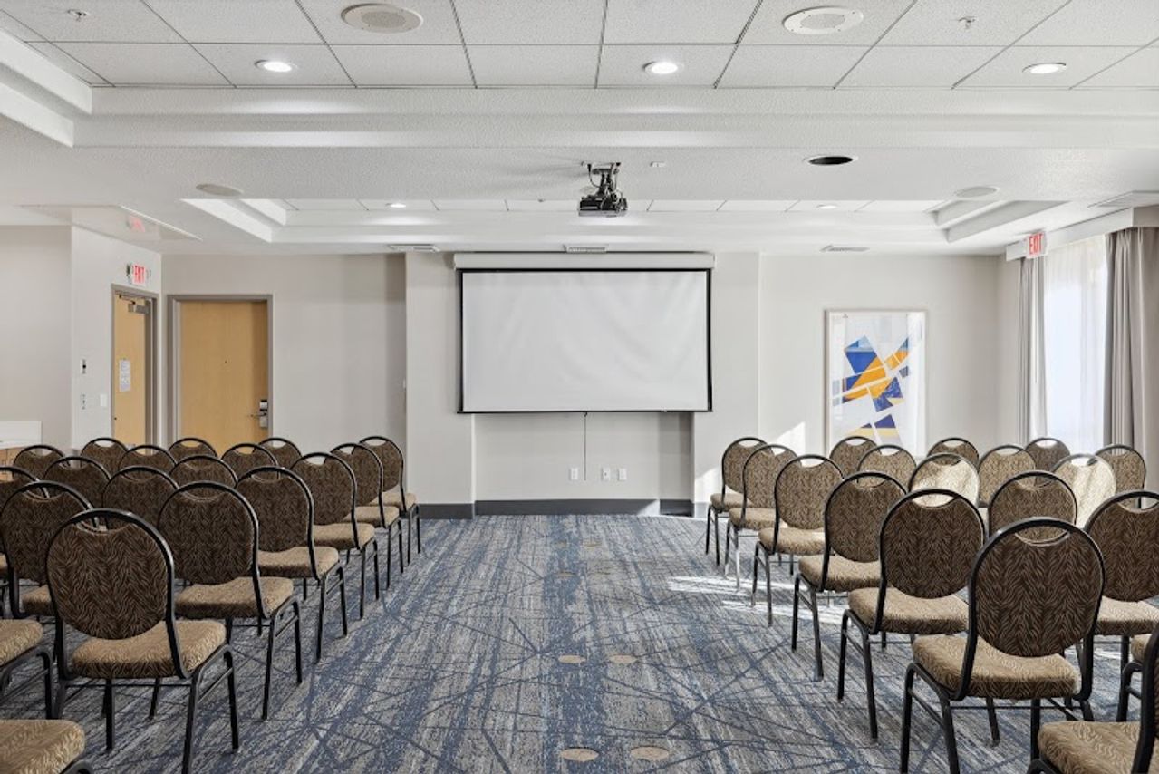 Photo of Holiday Inn Express & Suites Vacaville, an IHG Hotel