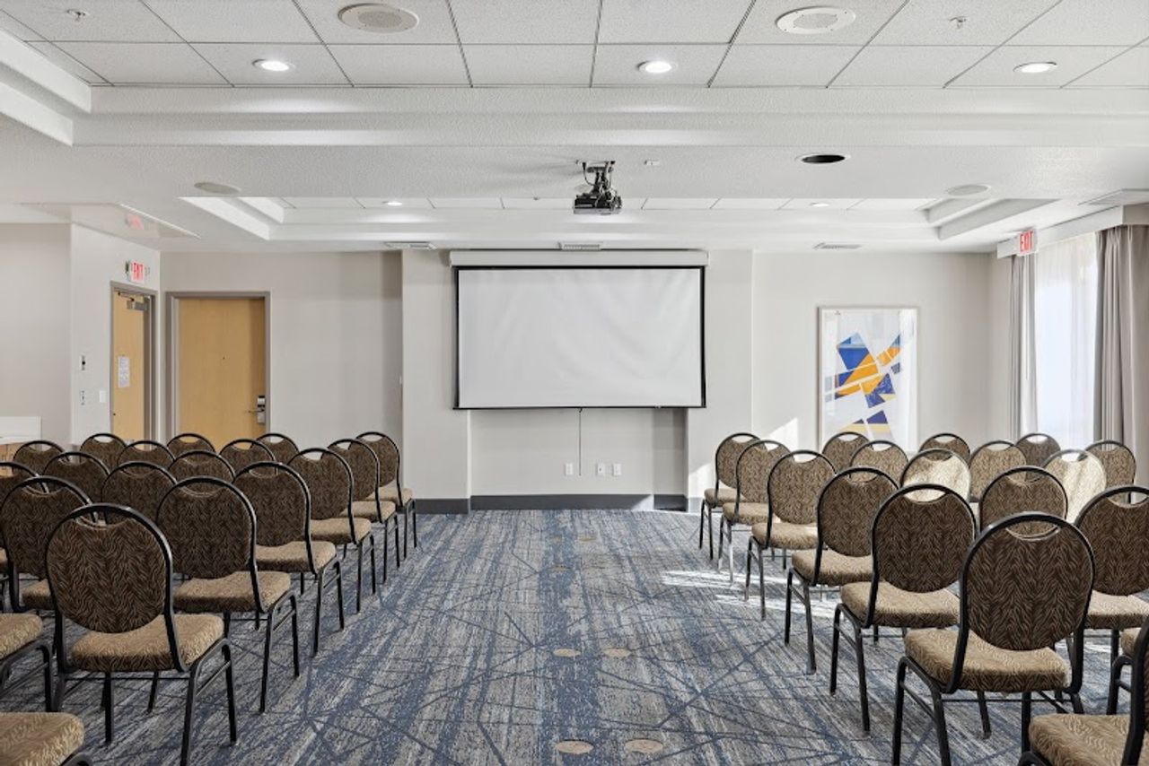 Photo of Holiday Inn Express & Suites Vacaville, an IHG Hotel