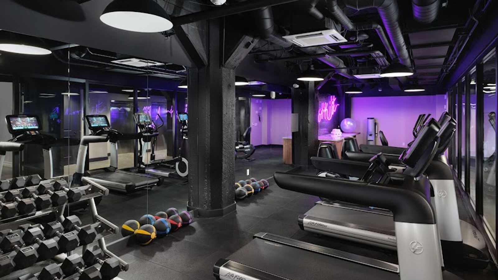 Photo of Axiom Hotel