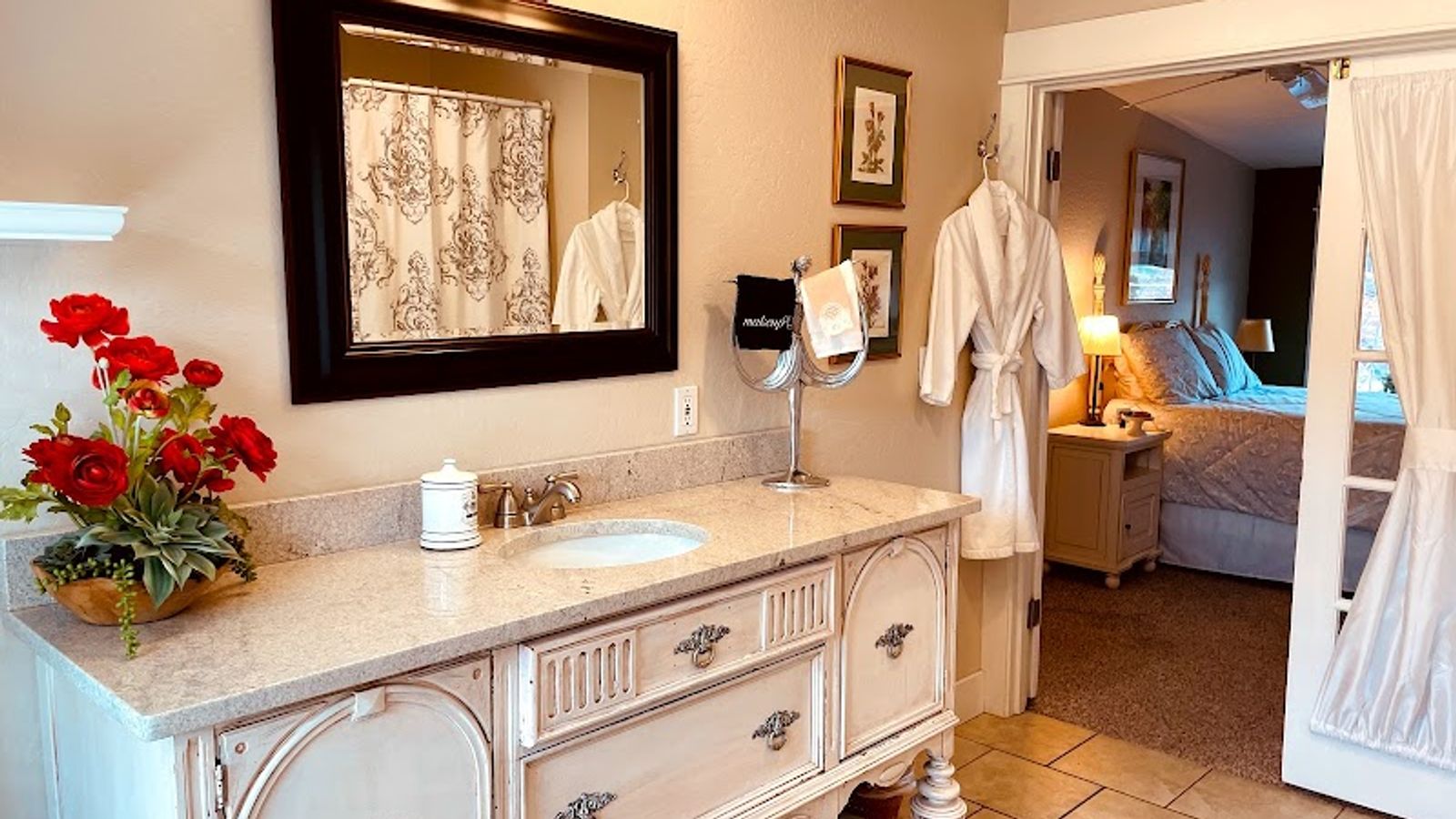 Photo of 2nd Street Cottages