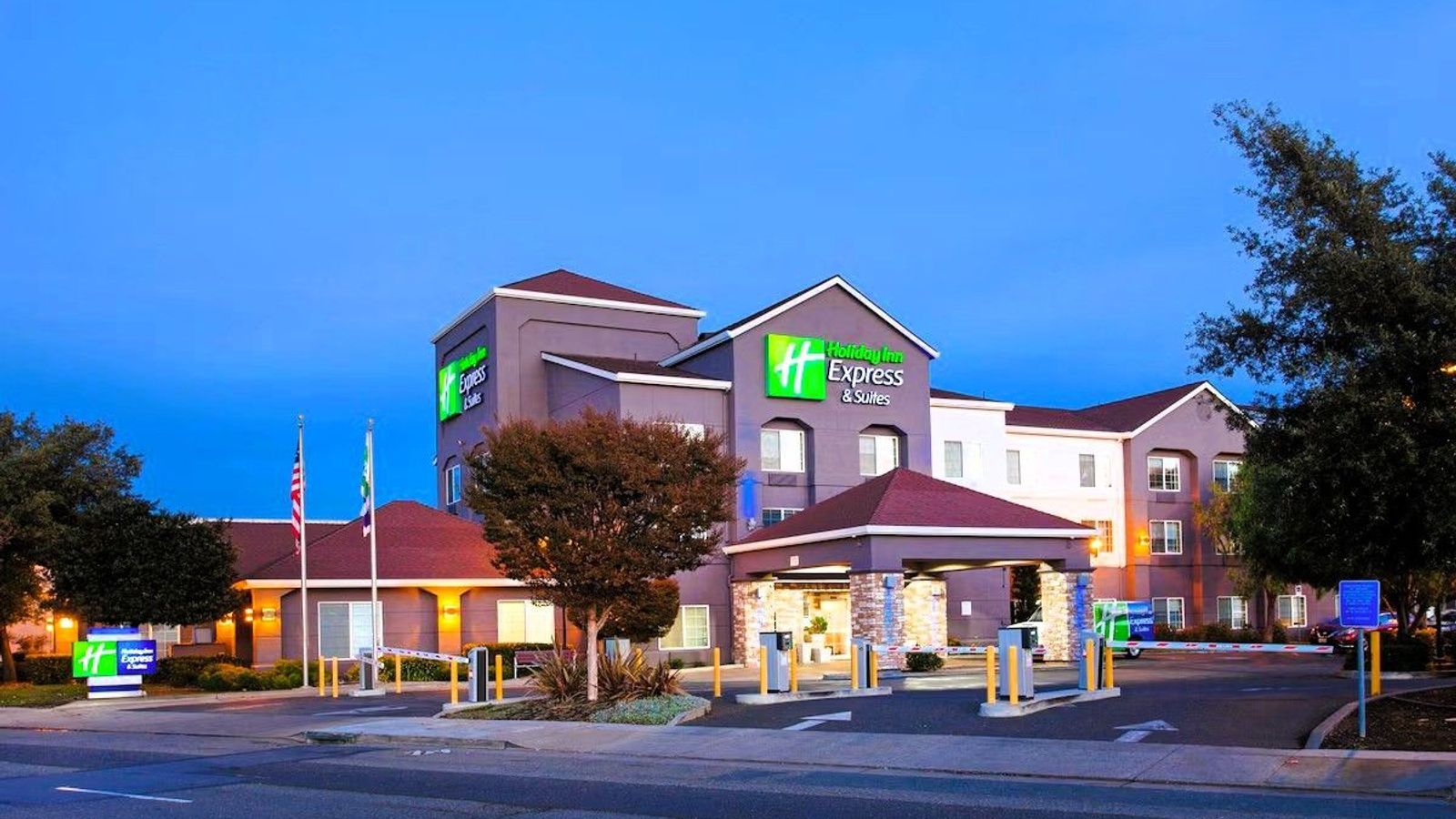 Holiday Inn Express & Suites Oakland-Airport by IHG