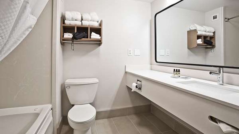 Photo of Hawthorn Suites by Wyndham Oakland/Alameda