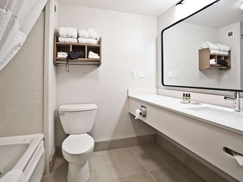 Photo of Hawthorn Suites by Wyndham Oakland/Alameda