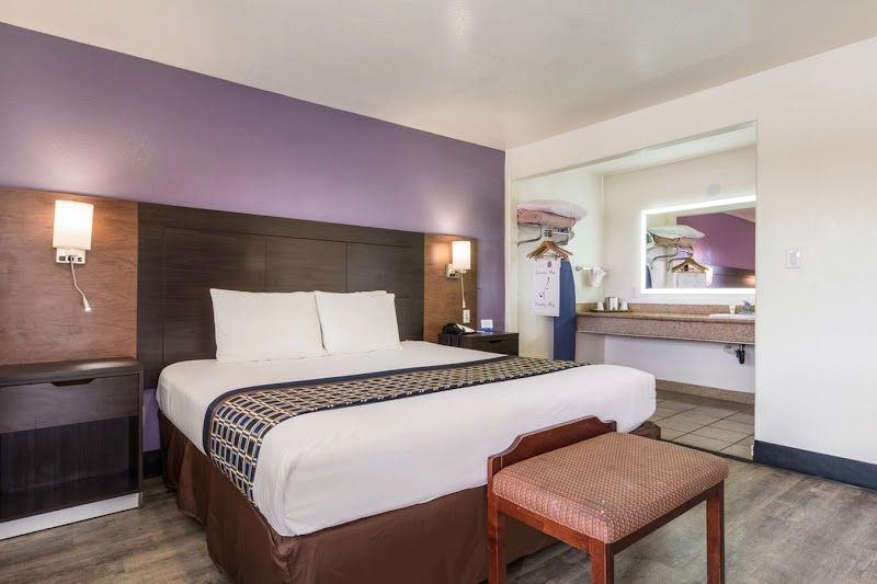 Photo of Carmel Hill Lodge Monterey - Standard King Room
