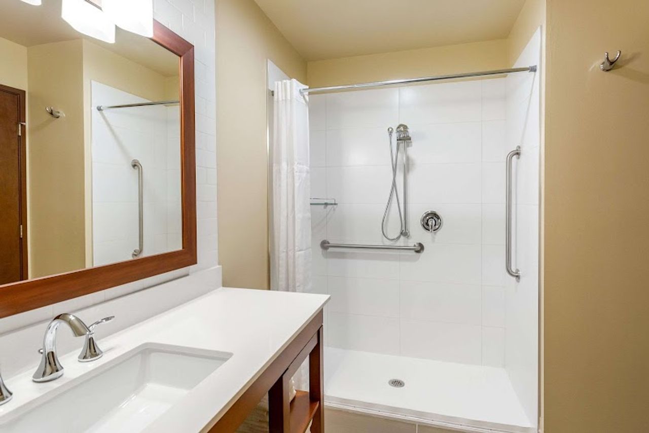 Photo of Comfort Suites Burlington near I-5