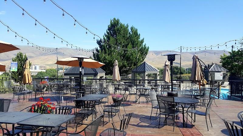 Photo of Hells Canyon Grand Hotel - Outdoor seating area