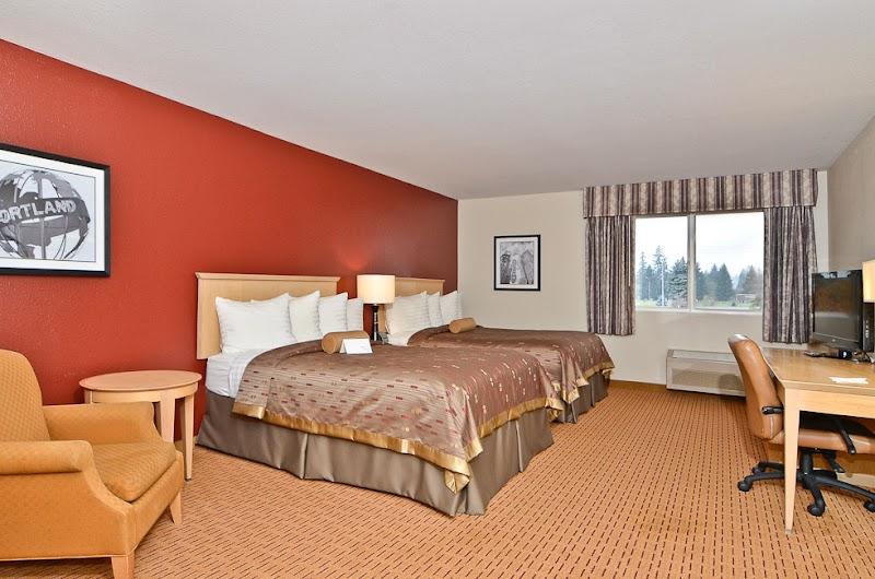 Photo of Clackamas Inn & Suites