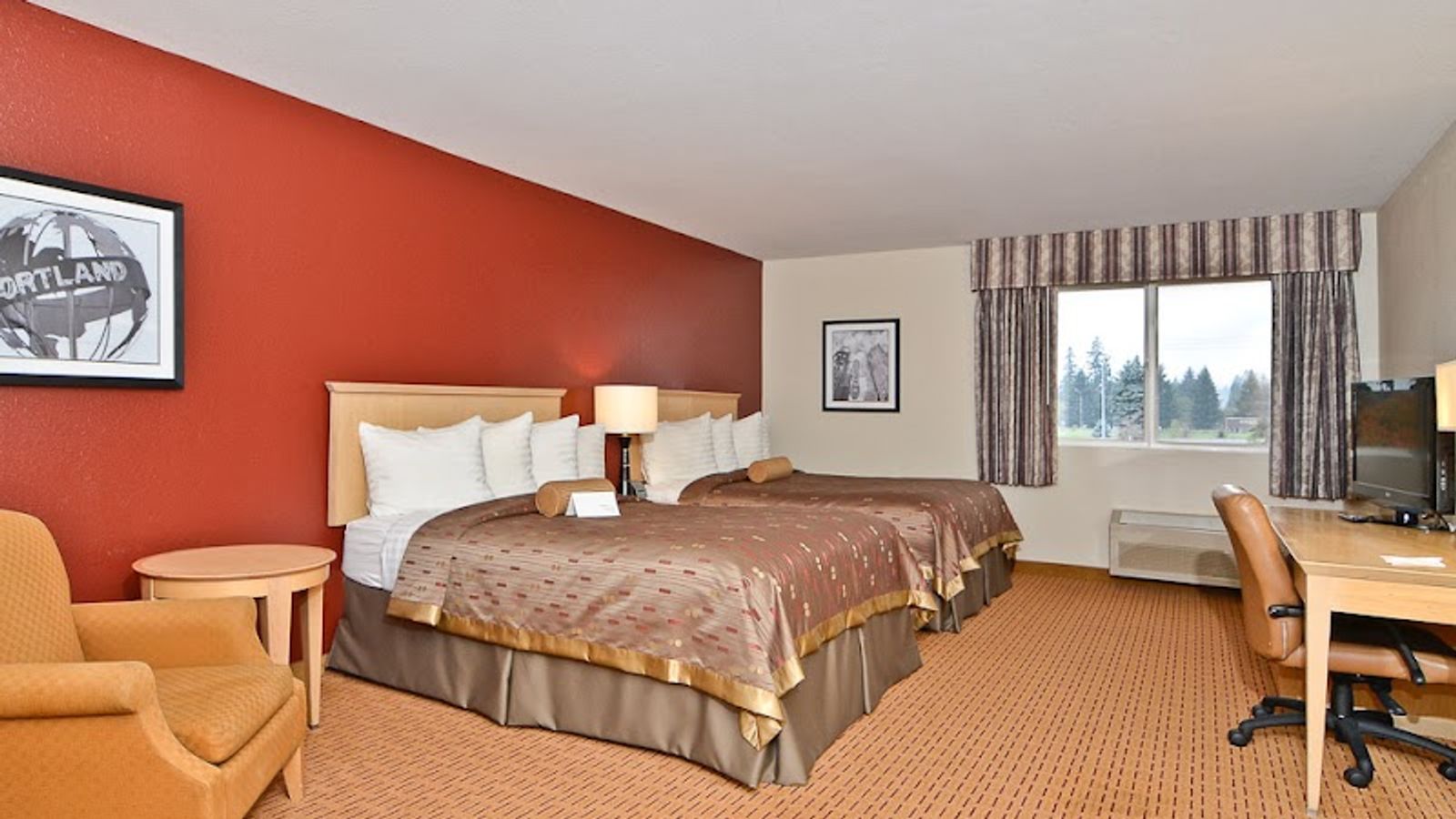 Photo of Clackamas Inn & Suites
