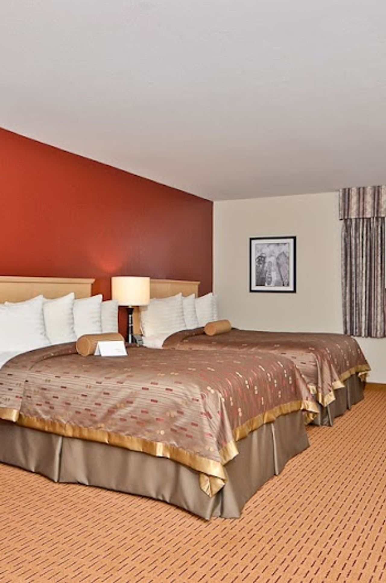 Photo of Clackamas Inn & Suites