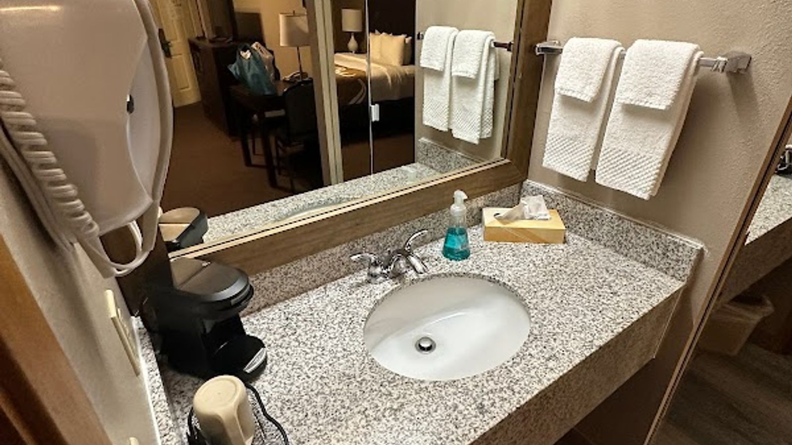 Photo of Quality Inn & Suites Bainbridge Island