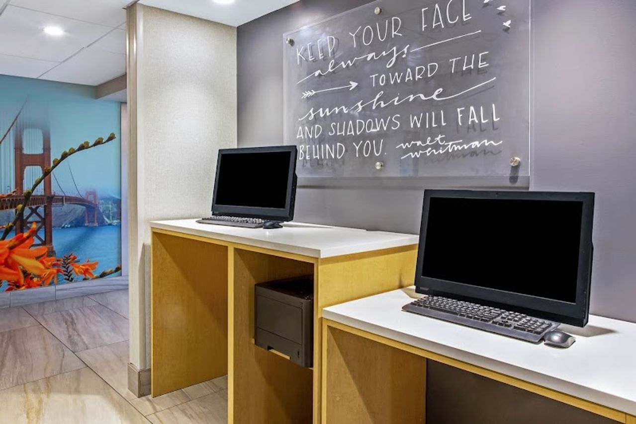 Photo of La Quinta Inn & Suites by Wyndham San Francisco Airport N