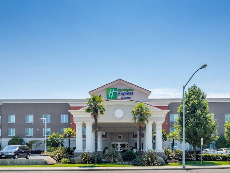 Holiday Inn Express & Suites Modesto-Salida by IHG