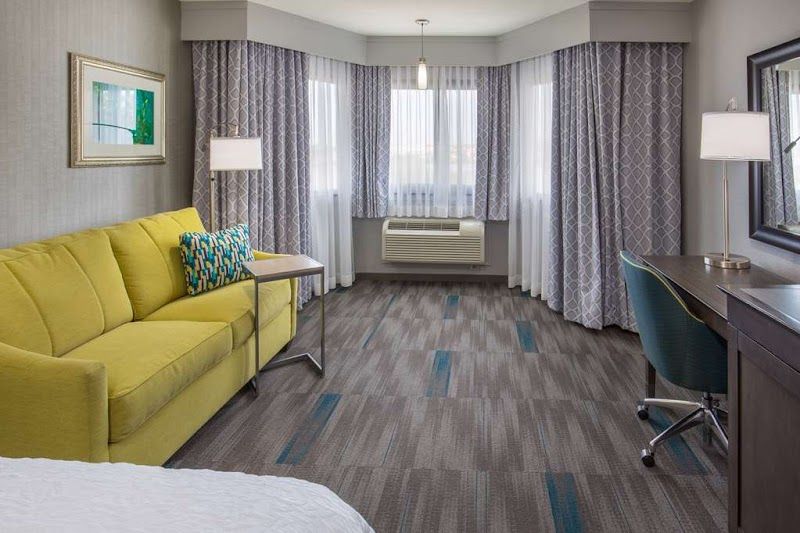 Photo of Hampton Inn Monterey - Room, Seating area
