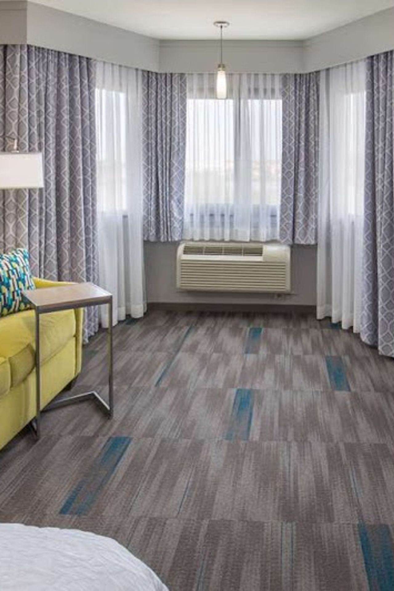 Photo of Hampton Inn Monterey - Room, Seating area