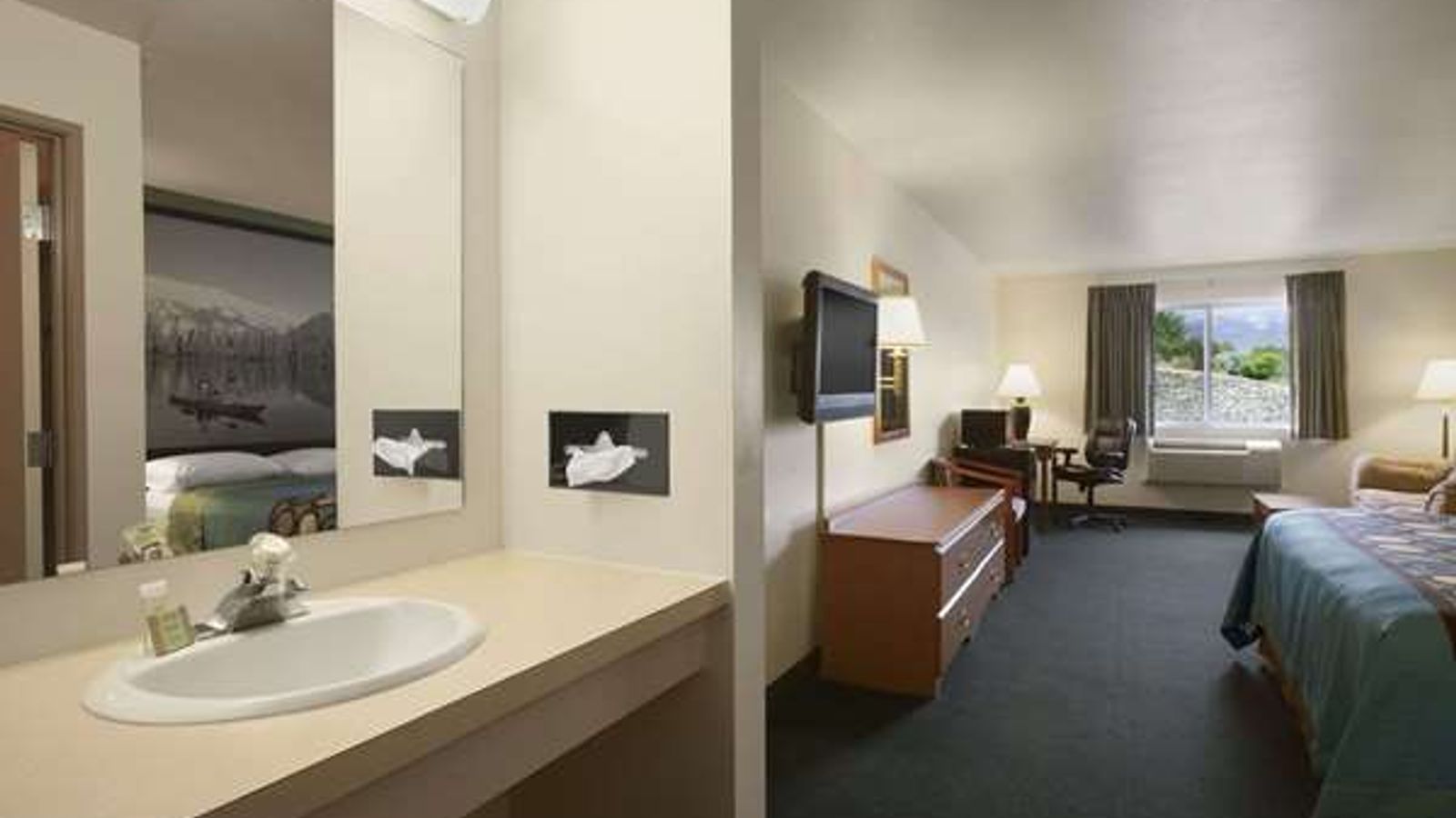 Photo of Super 8 by Wyndham Salmon