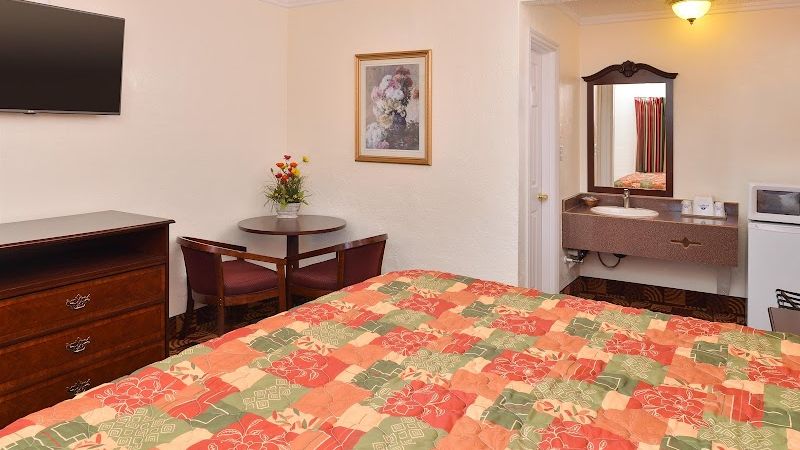 Photo of Americas Best Value Inn & Suites Klamath Falls