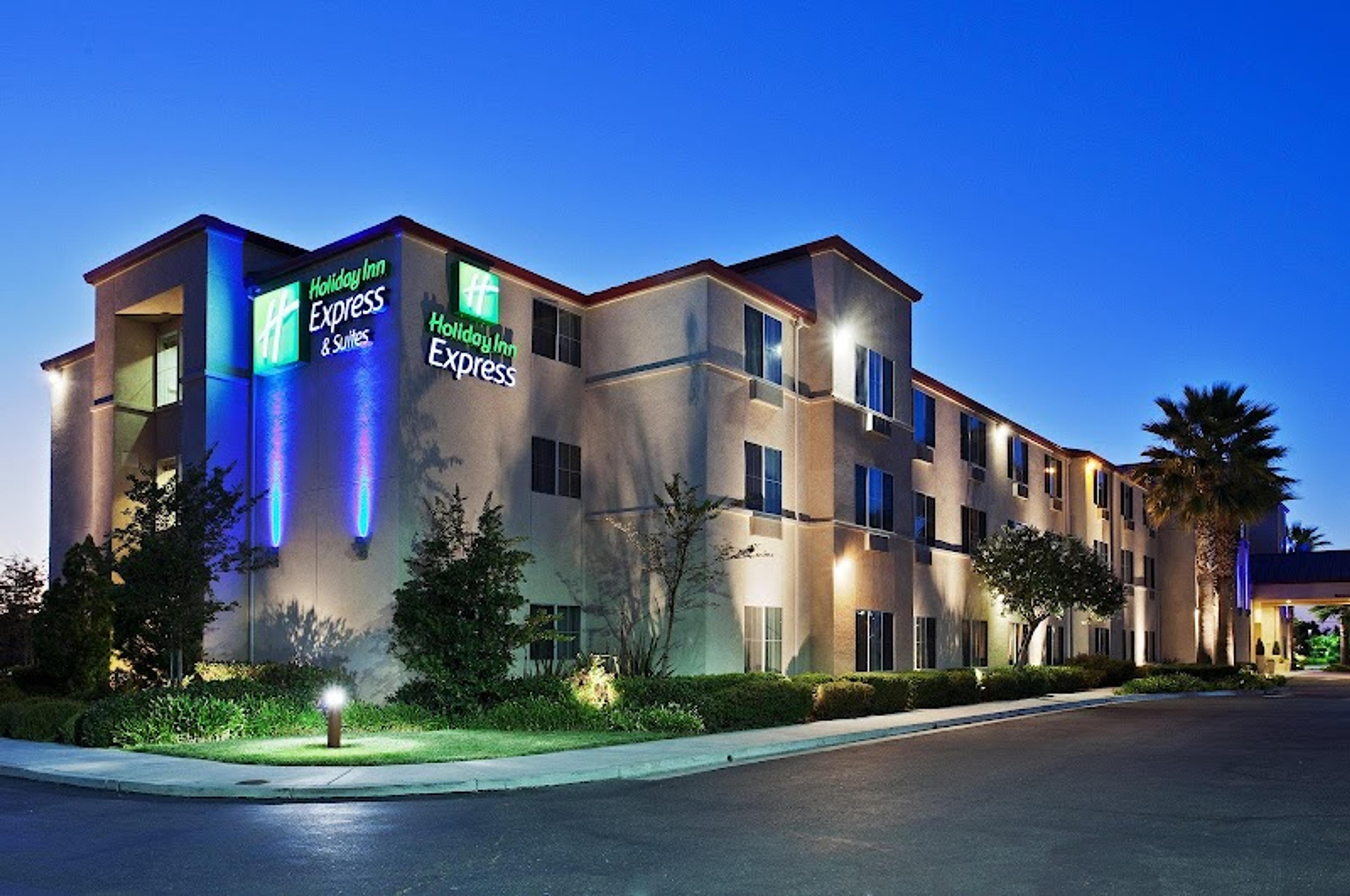 Holiday Inn Express & Suites Tracy by IHG