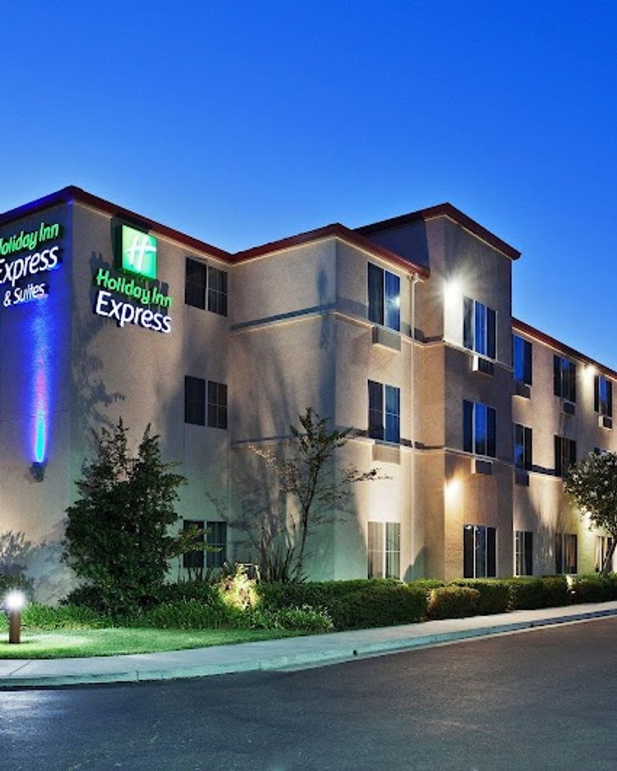 Holiday Inn Express & Suites Tracy by IHG
