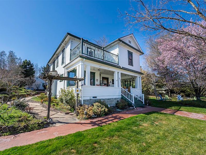 Photo of Abigail's Bed and Breakfast Inn