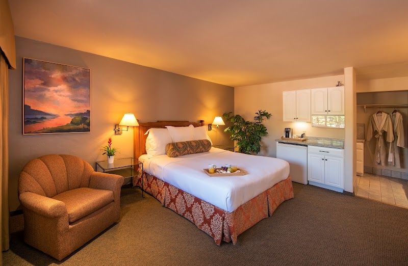 Photo of Horizon Inn & Ocean View Lodge - King Room (Room 111)