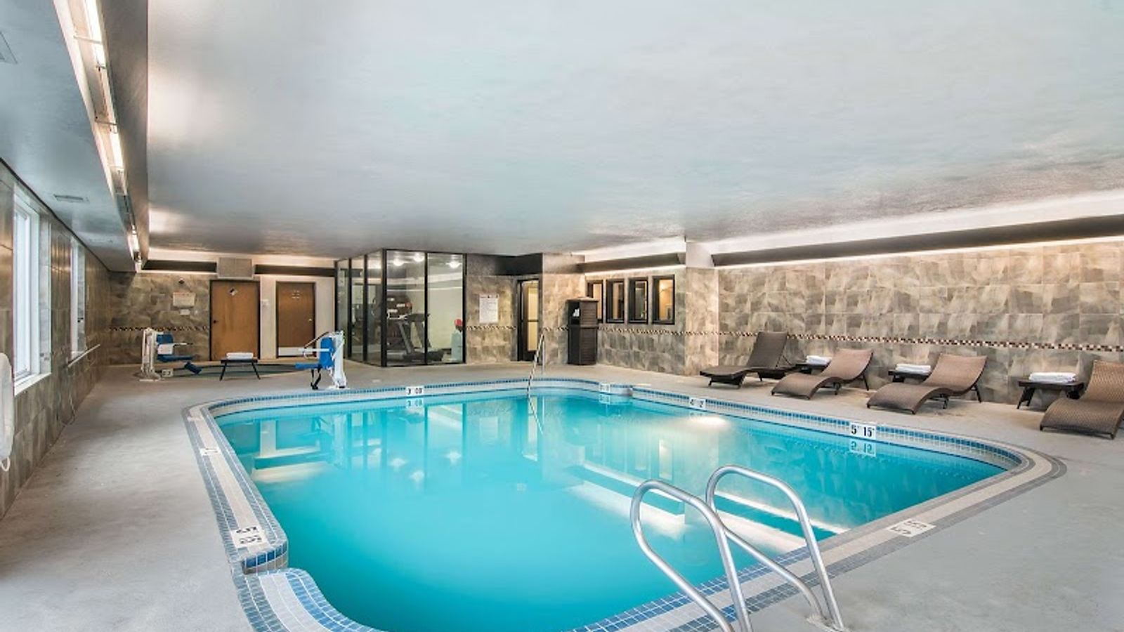 Photo of Comfort Suites Near Vancouver Mall