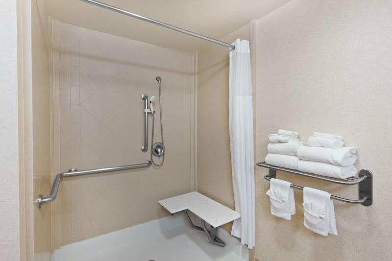 Photo of Hampton Inn & Suites Oakland Airport-Alameda