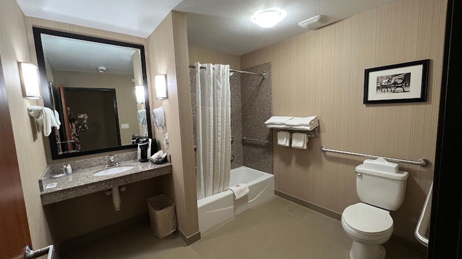 Photo of Comfort Suites Wenatchee Gateway