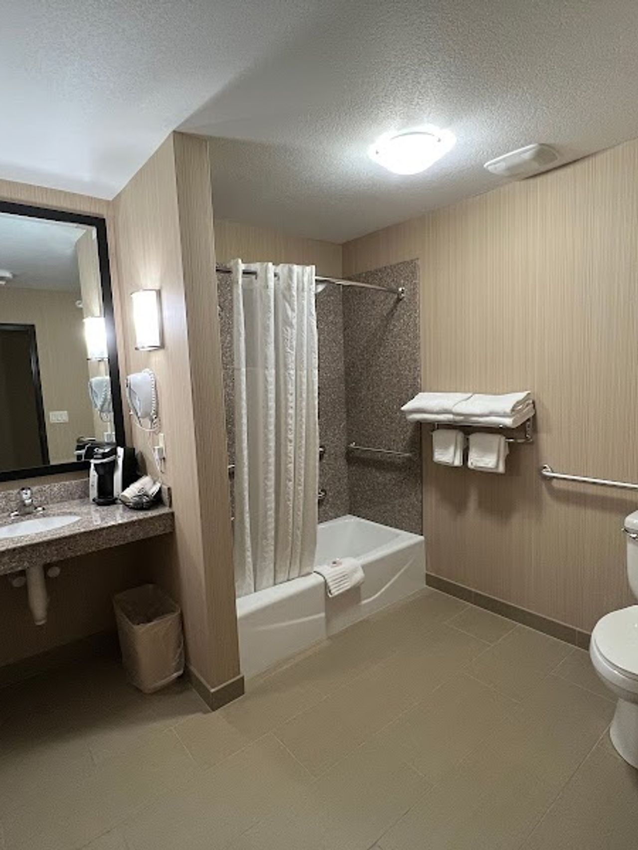 Photo of Comfort Suites Wenatchee Gateway