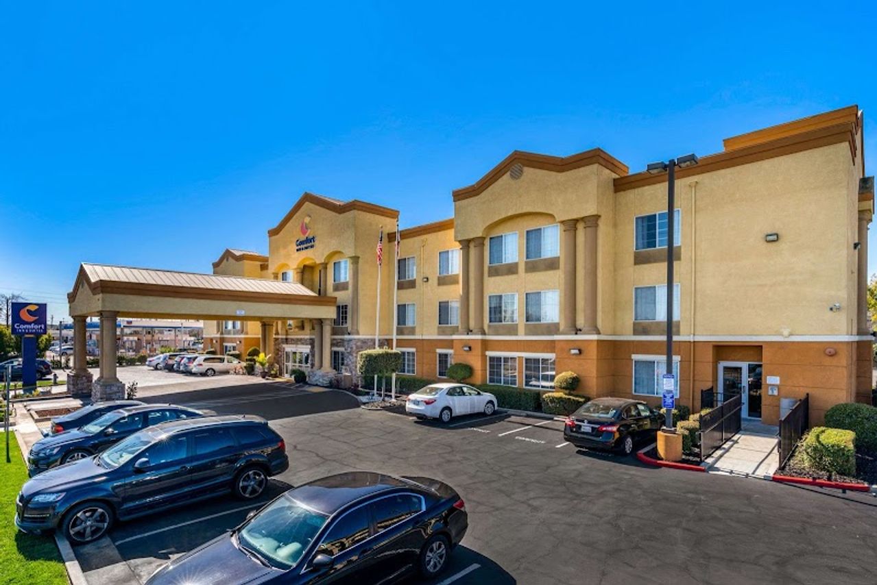 Photo of Comfort Inn & Suites Sacramento - University Area
