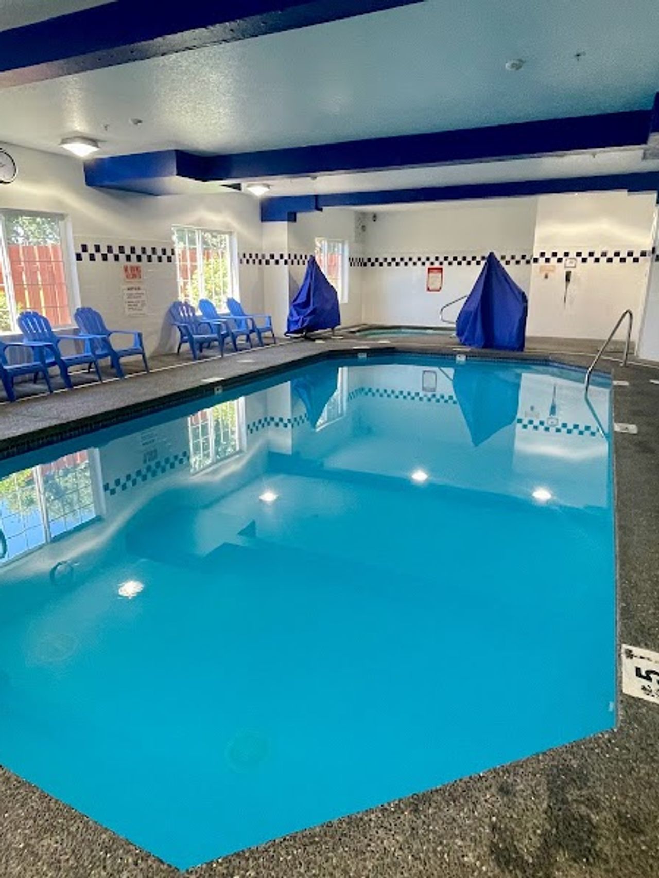 Photo of Days Inn & Suites by Wyndham Gresham
