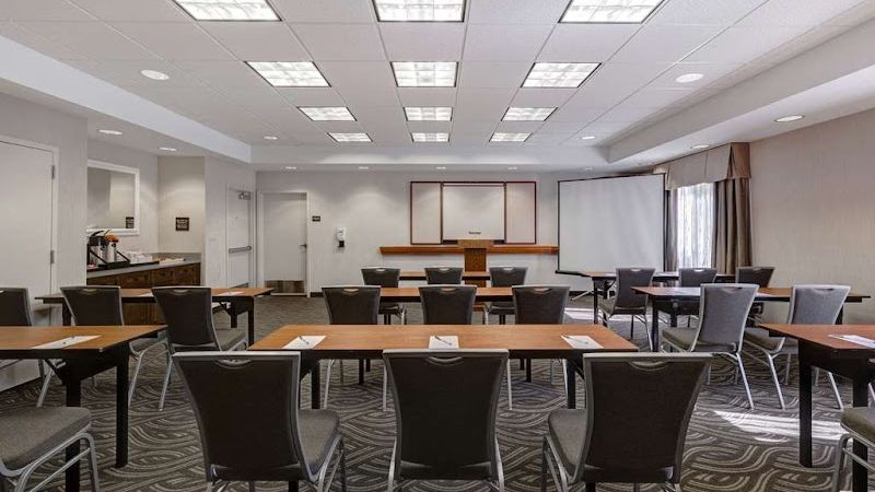 Photo of Hampton Inn & Suites Tulare