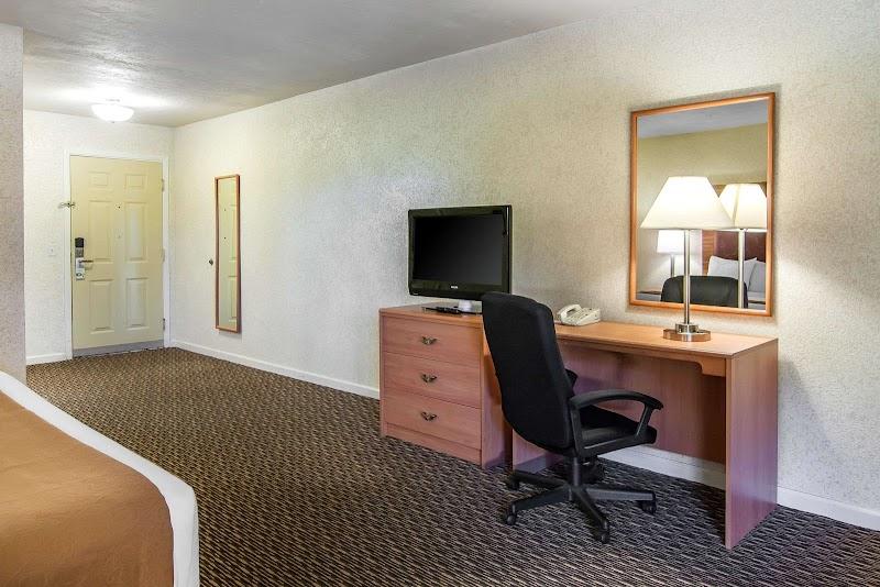 Photo of Quality Inn & Suites at Coos Bay