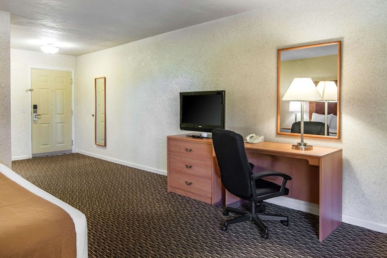 Photo of Quality Inn & Suites at Coos Bay