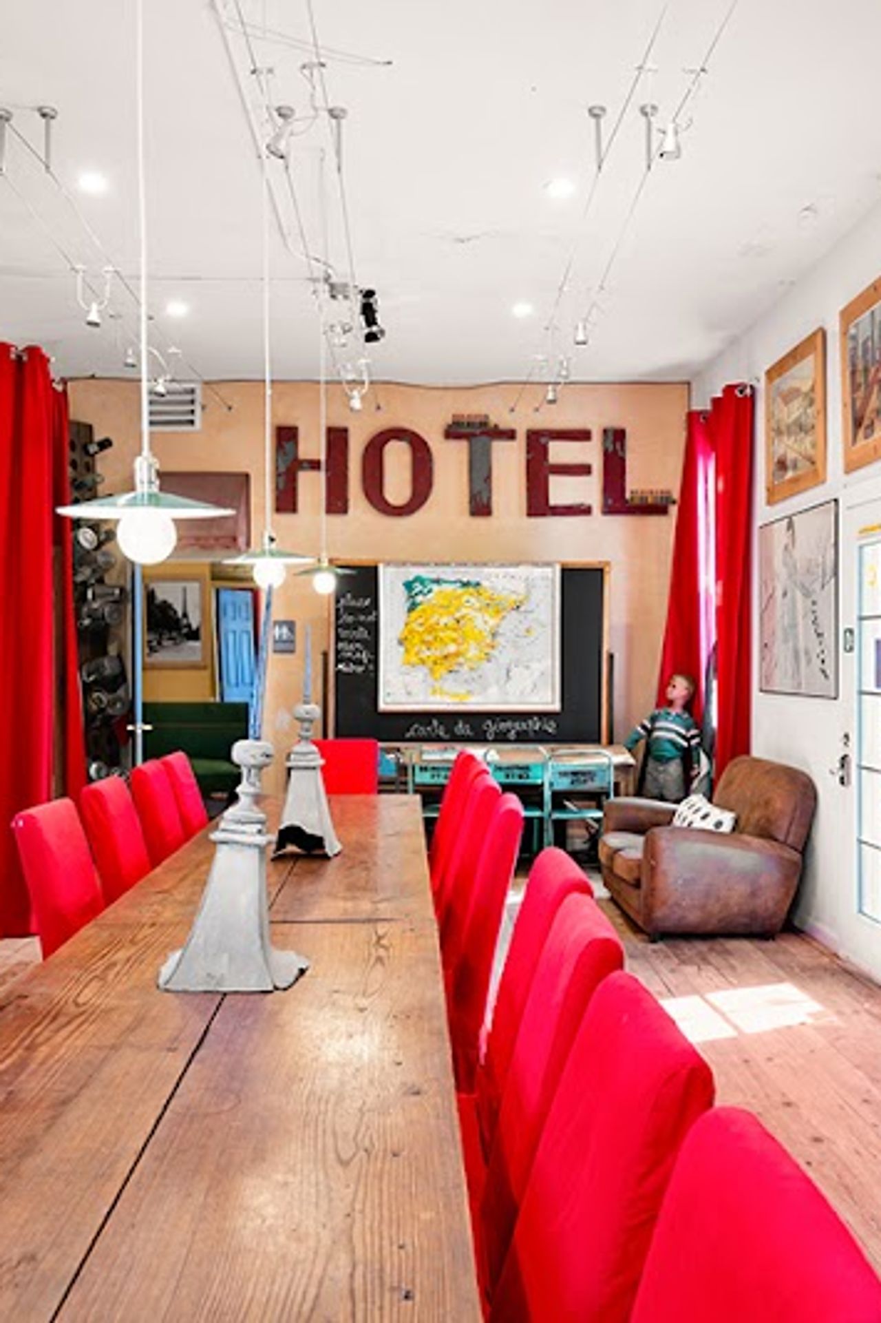Photo of Metro Hotel & Cafe