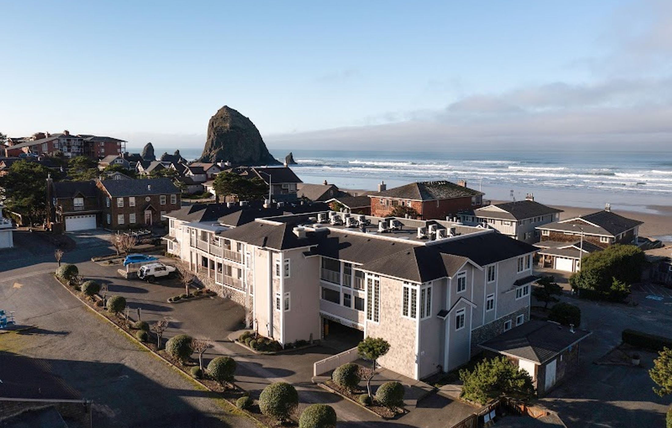Pacific Suites by Hallmark